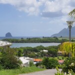 Vue depuis la terrasse sur le rocher du diamant